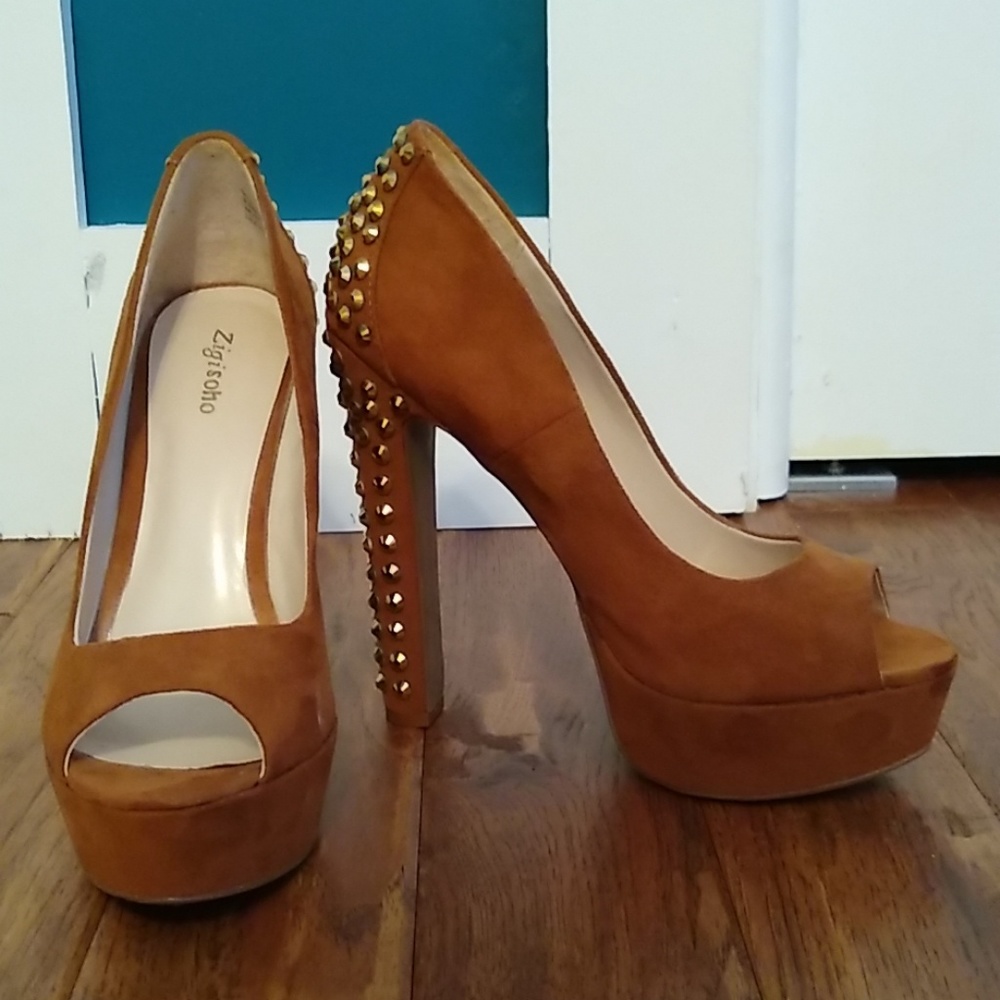 Preloved Zigi Soho pump